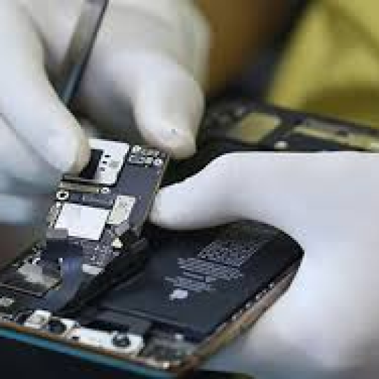 Dịch vụ thay IC sạc giá rẻ tại Hữu Nghị Smartphone 